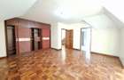 5 Bed Townhouse with En Suite at Lavington - 12