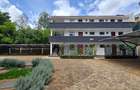 1 Bed Apartment with En Suite in Kilimani - 2