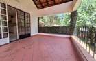 4 Bed House with En Suite in Lavington - 2