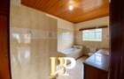 5 Bed House with En Suite in Nyari - 9