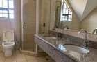 4 Bed Townhouse with En Suite in Lavington - 14