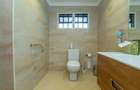 4 Bed House with En Suite in Runda - 12