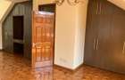 4 Bed Townhouse with En Suite at Lavington - 4