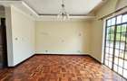4 Bed House with En Suite in Rosslyn - 18