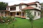 5 Bed House with En Suite at Flem Tree - 2