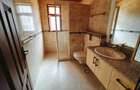 5 Bed Townhouse with En Suite in Spring Valley - 14