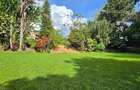 6 Bed House with En Suite in Lavington - 8