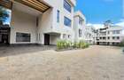 5 Bed Townhouse with En Suite in Lavington - 1