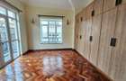 5 Bed House with En Suite in Lavington - 6