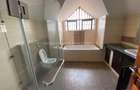 5 Bed Townhouse with En Suite at Lavington - 8