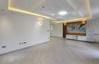 6 Bed House with En Suite in Membley - 1