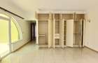 4 Bed Townhouse with En Suite at Riverside Drive - 10