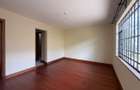 5 Bed Townhouse with En Suite in Lavington - 14