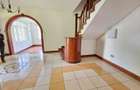 5 Bed Villa with En Suite in Rosslyn - 5