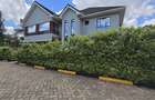 5 Bed House with En Suite in Garden Estate - 18