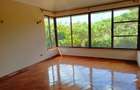 4 Bed House with En Suite in Ridgeways - 2