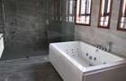6 Bed Townhouse with En Suite in Lavington - 19