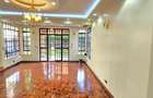 5 Bed Townhouse with En Suite in Lavington - 7