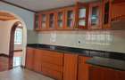 5 Bed House with En Suite in Nyari - 3