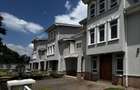 5 Bed Townhouse with En Suite at Lavington Green - 18
