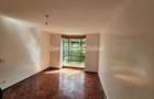 4 Bed House with En Suite in Nyari - 6