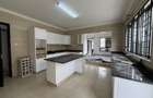 5 Bed Townhouse with En Suite in Lavington - 19