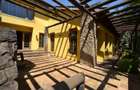 5 Bed House with En Suite in Runda - 1