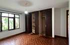 5 Bed Townhouse with En Suite in Lavington - 7