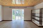 5 Bed House with En Suite in Rosslyn - 8