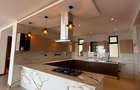 3 Bed Apartment with En Suite in Riverside - 13