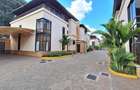 4 Bed Townhouse with En Suite at Lavington - 1