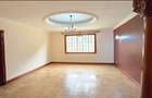 5 Bed Townhouse with En Suite in Lavington - 4