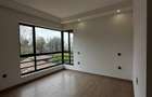 3 Bed Apartment with En Suite at Riverside Drive - 8