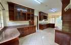 5 Bed Townhouse with En Suite in Rosslyn - 3