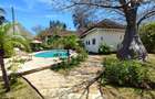 3 Bed House with En Suite in Malindi - 2