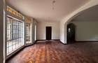 5 Bed Townhouse with En Suite in Rosslyn - 12
