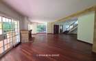 5 Bed House with Swimming Pool in Rosslyn - 9