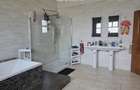4 Bed House with En Suite in Runda - 15