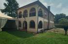 5 Bed House with En Suite at Lavington - 1