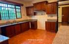 6 Bed House with Garden in Nyari - 12