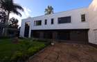 5 Bed Villa with En Suite in Runda - 20