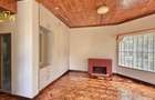 4 Bed Villa with En Suite in Spring Valley - 6