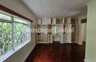4 Bed House with En Suite in Rosslyn - 14