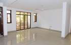 3 Bed Apartment with En Suite at Beach Road - 6