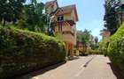 5 Bed Townhouse with En Suite at Lavington Green - 3