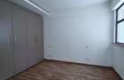 4 Bed Apartment with En Suite at Riverside Drive - 11