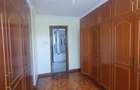 5 Bed Townhouse with En Suite at Westlands - 14