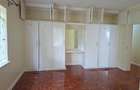 4 Bed House with En Suite at Rosslyn - 16