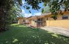 5 Bed House with En Suite in Lavington - 3