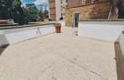 4 Bed Villa with En Suite in Riverside - 17